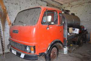 Iveco nc 40 del 1986 con botte trasporto latte