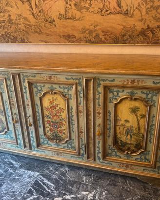 Credenza in stile veneziano dipinta a mano –