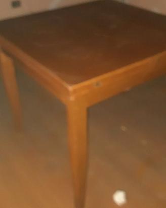 Tavolo allungabile 1mx1m a libro