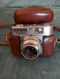 Macchina fotografica Voigtlander e cineprese Canon