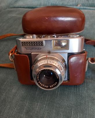 Macchina fotografica Voigtlander e cineprese Canon