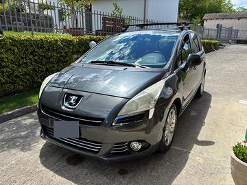 PEUGEOT 5008 1.6 HDi 7 POSTI
