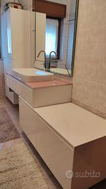 Mobile bagno di design ISAONE con top in cristallo