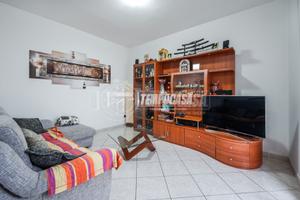 AMPIO 4 LOCALI IN ZONA COMODA AI SERIVIZI