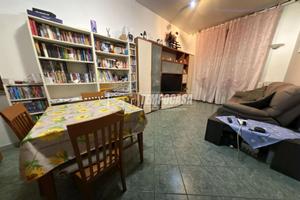 PROPONIAMO TRILOCALE DI AMPIE METRATURE A TERRAZZA