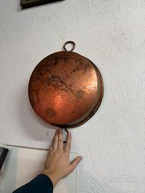 Pentola antica in rame