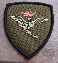 Distintivo scudetto brig. AV-ES  esercito italiano