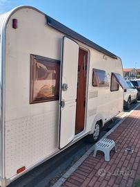 Roulotte Burstner 460 TL