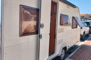 Roulotte Burstner 460 TL