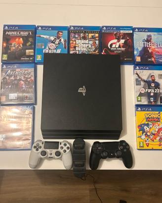 sony ps4 pro  1TB + 2 controller + giochi + carica