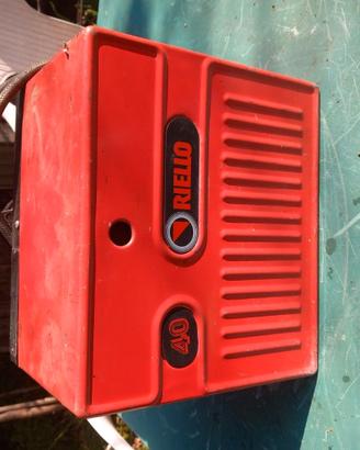 Caldaia a gasolio con bruciatore