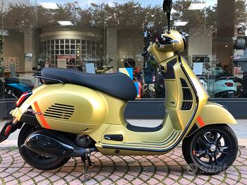 Piaggio Vespa 300 GTS - 2023