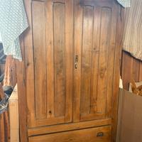 Mobile in noce antico