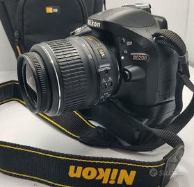 Nikon D5200 24.1 megapixels solo 1085 scatti!