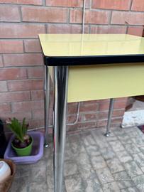 Tavolo formica quadrato