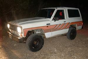 Nissan Patrol autocarro  tre posti