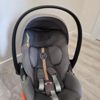 Seggiolino auto cubex