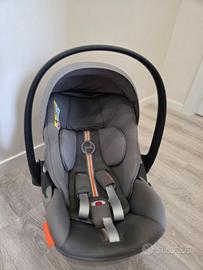 Seggiolino auto cubex