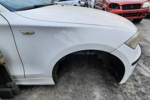 BMW 116I 2006 - PARAFANGO DESTRO