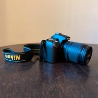 Nikon D90 con obiettivo Nikon 18-105 mm