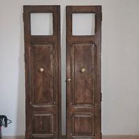 Portoncino in legno di castagno massello