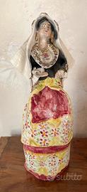 Ceramica primi ‘900 firmata-Donna in costume sardo
