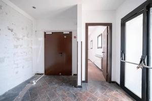 Immobile di 400 m² con 5 locali a Prato