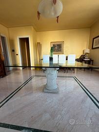 Tavolo quadrato in cristallo