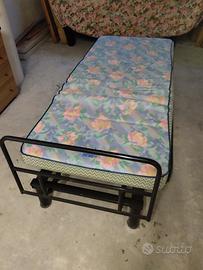 poltrona letto singolo con telo di copertura 