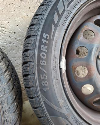 2 pneumatici 4 stagioni 185/60 R15