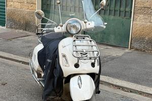 Piaggio Vespa 300 GTS - 2019