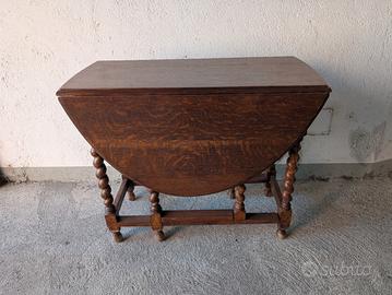 Tavolo vintage pieghevole su due lati.