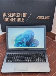 Notebook Asus con cpu i5,8Gb,Ssd 240Gb,Win11