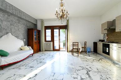3 LOCALI A ROMA