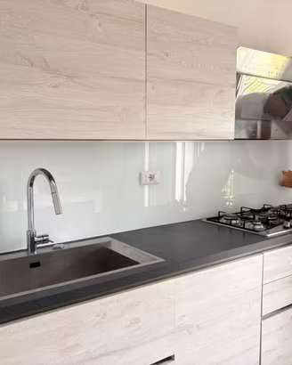 Schienale magnetolab cucina retroilluminato