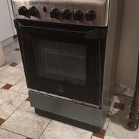 Cucina a gas Indesit ottime cond