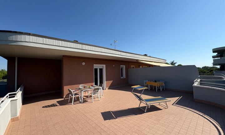 Attico per tutto il mese di settembre