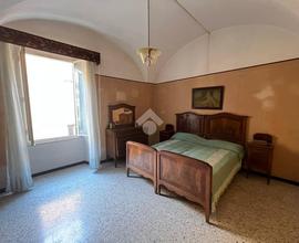 4 LOCALI A TARQUINIA