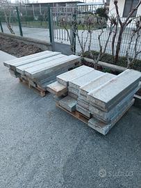 Cordoli in pietra per aiuola e marciapiede