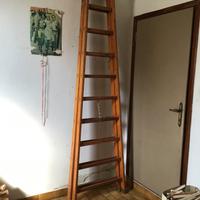 Scala doppia in legno