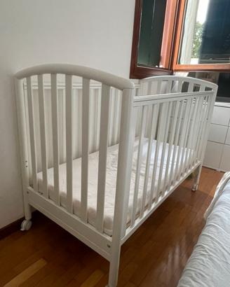 Lettino con materasso