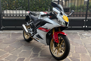 Yamaha yzf r125
