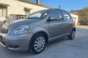 Toyota Yaris 1.3i 16V cat 5 porte Sol