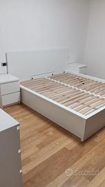 Letto matrimoniale, cassettone e comodini