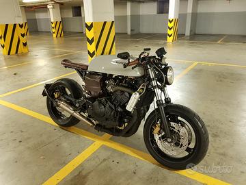 HORNET CAFE RACER CUSTOM + HORNET STOCK