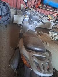 Aprilia scarabeo 150