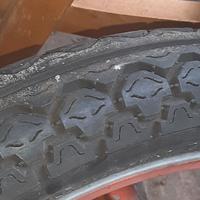 Pneumatico e cerchione motorino