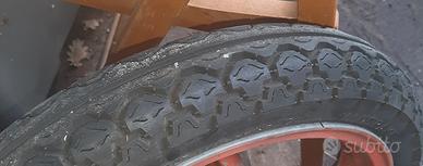 Pneumatico e cerchione motorino