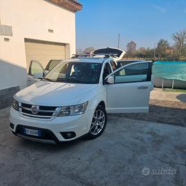 fiat freemont 2012  235km