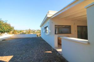 VILLA A SCHIERA A OSTUNI